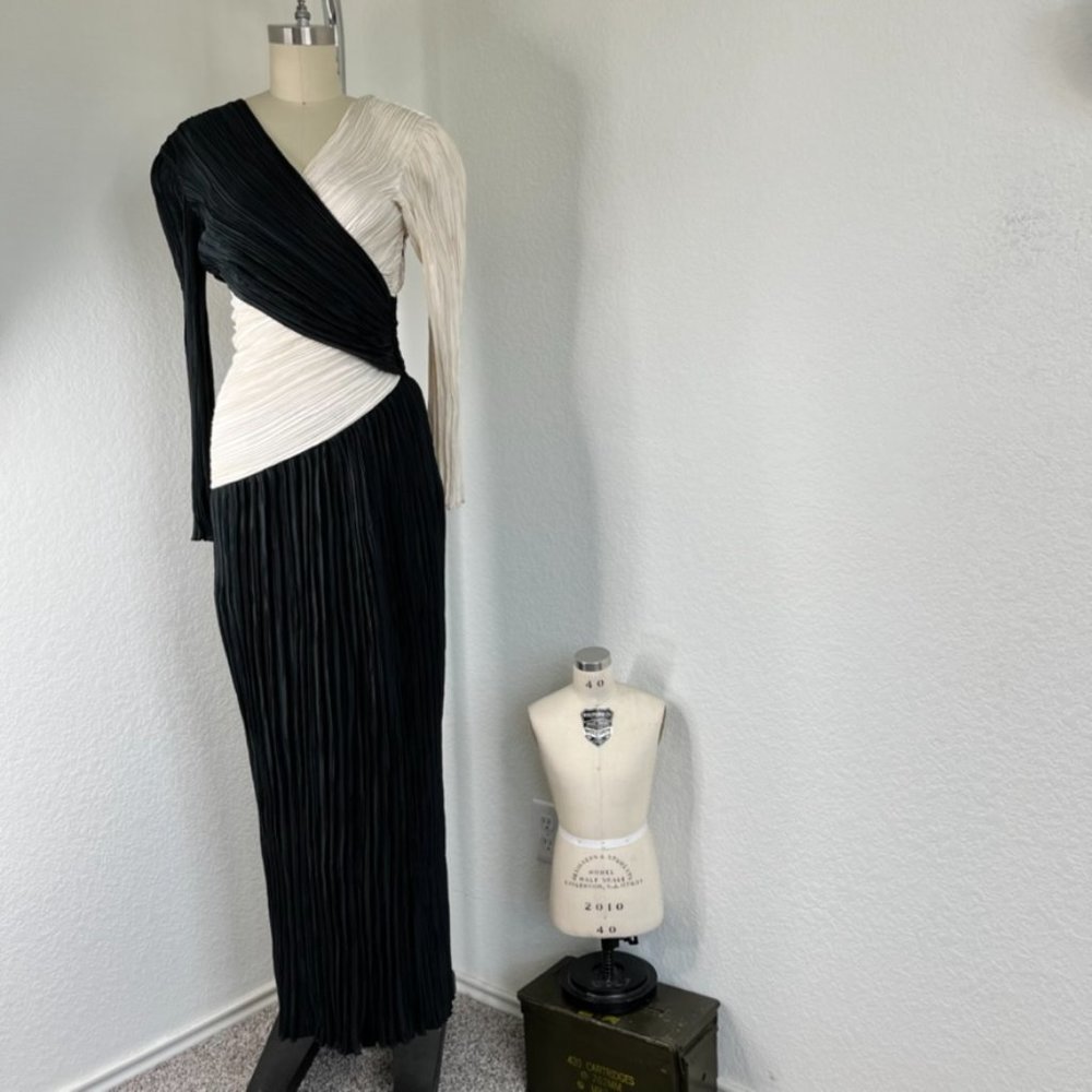 Mary McFadden Brook Shields Color Block Pleated Panel Floor Length Evening Gown - Picture 2 of 13
